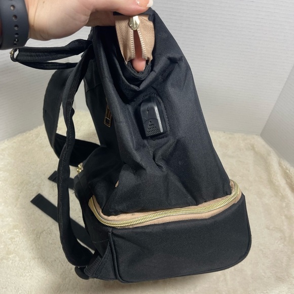 Momigo Breast Pump Backpack - Picture 5 of 9